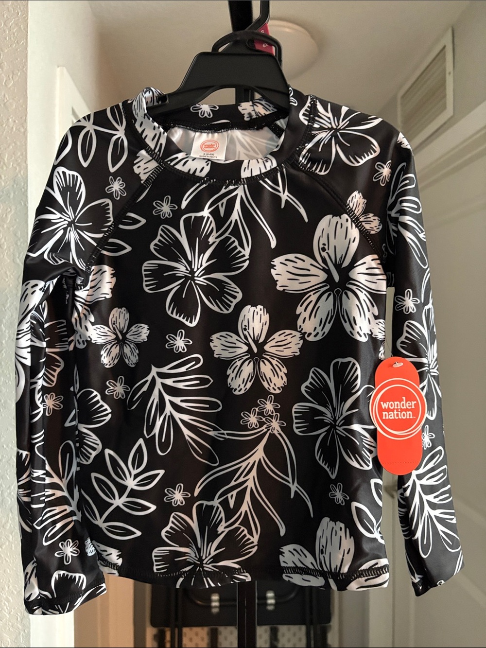 wonder nation Black & White Floral Rash Guard swimsuits 6